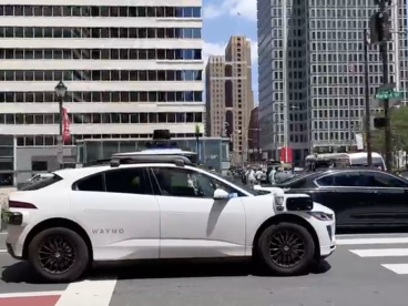 谷歌旗下无人出租车Waymo正式进入费城测试！一场没有硝烟的“抢饭碗”战争，或将影响上千Uber司机生计